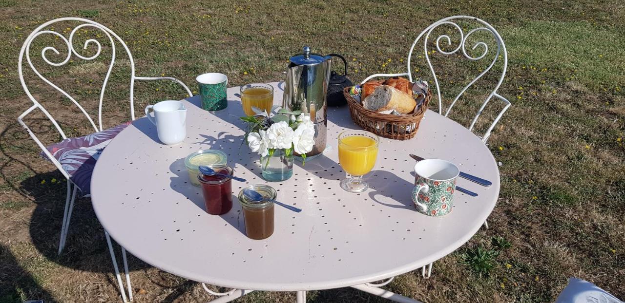 Bed and Breakfast La Boheme Charols Esterno foto
